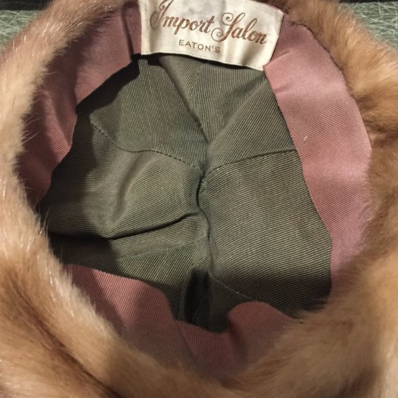 VINTAGE IMPORT SALON EATON'S MINK FUR HATS - Picture 7 of 8